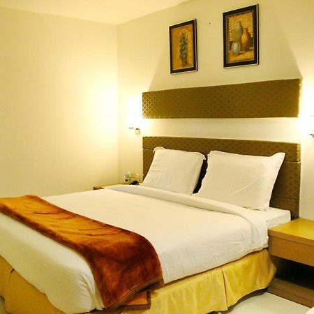 Hotel Sitara Grand Miyapur Hyderabad Luaran gambar