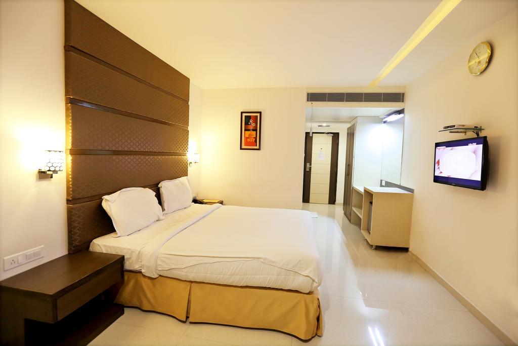 Hotel Sitara Grand Miyapur Hyderabad Luaran gambar