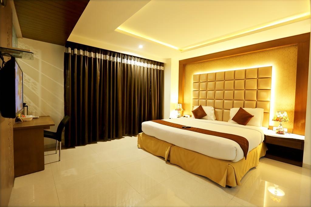 Hotel Sitara Grand Miyapur Hyderabad Bilik gambar