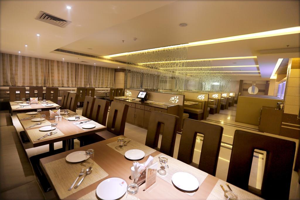 Hotel Sitara Grand Miyapur Hyderabad Luaran gambar