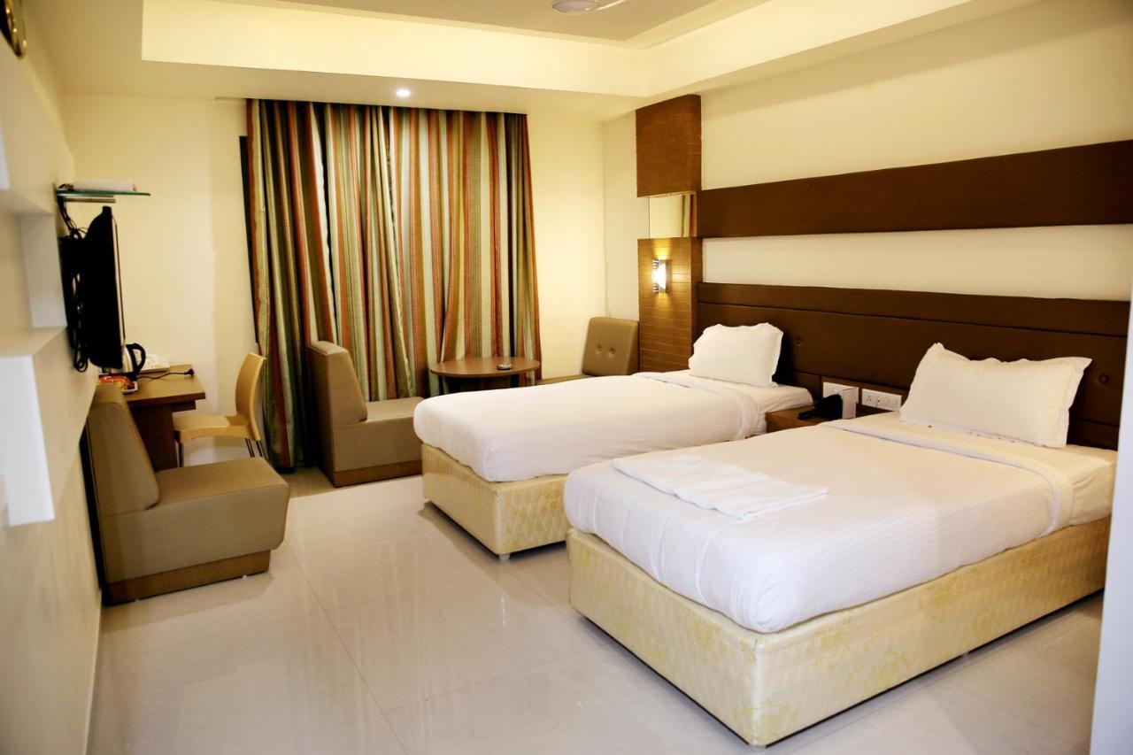 Hotel Sitara Grand Miyapur Hyderabad Luaran gambar