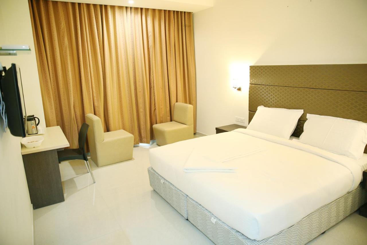 Hotel Sitara Grand Miyapur Hyderabad Luaran gambar